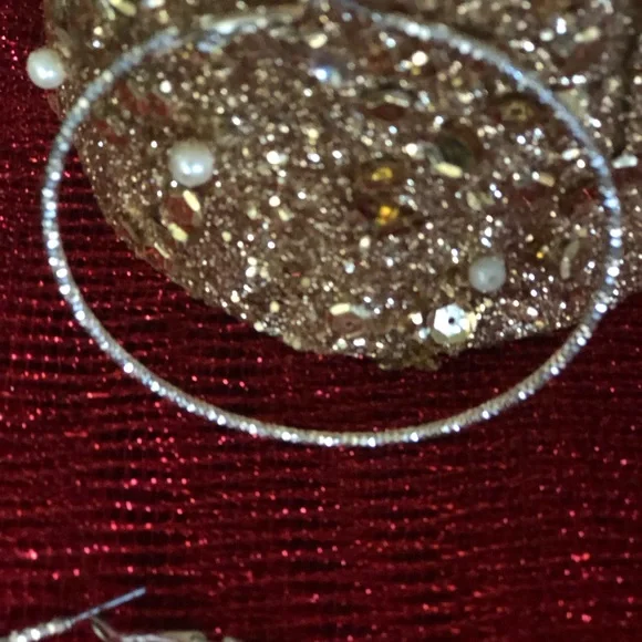 Elegant Silver Hoop Earrings - Picture 4 of 7